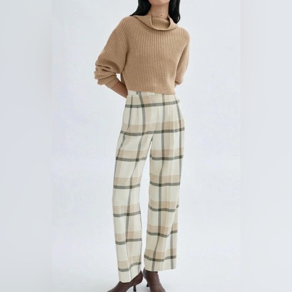 Aritzia Sweaters - Aritzia Wilfred Montpellier Waist Turtleneck